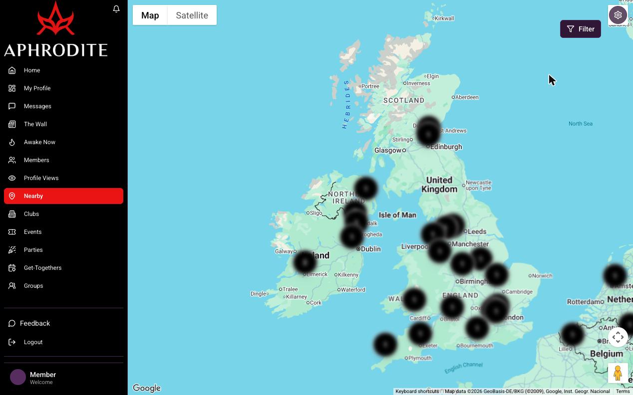 The map — every member pin is displaced a few kilometres; never your exact spot.